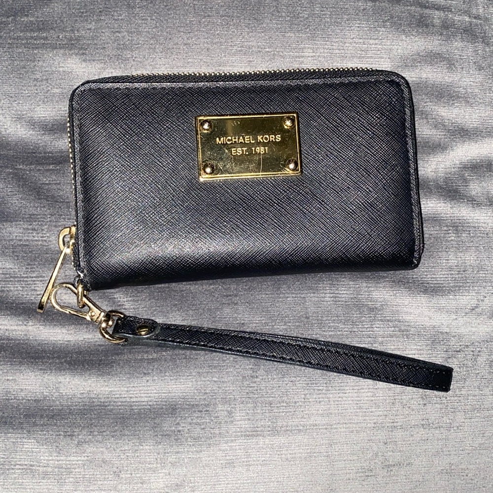Michael Kors Wallet/Phone Wallet